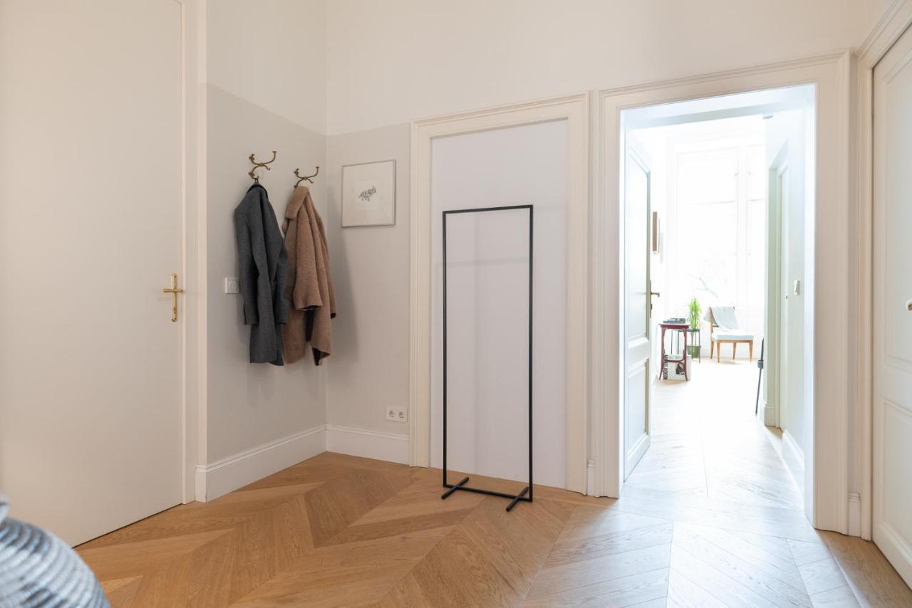 Stunning Apartment In City Center Вена Экстерьер фото